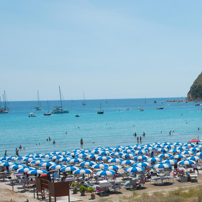 nautilus hotel cagliari poetto spiaggia attrezzata